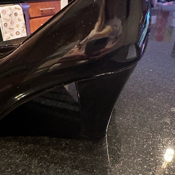 Aerosoles Women’s Black Heels, Glossy, Size 11. LIKE NEW. - Picture 4 of 6